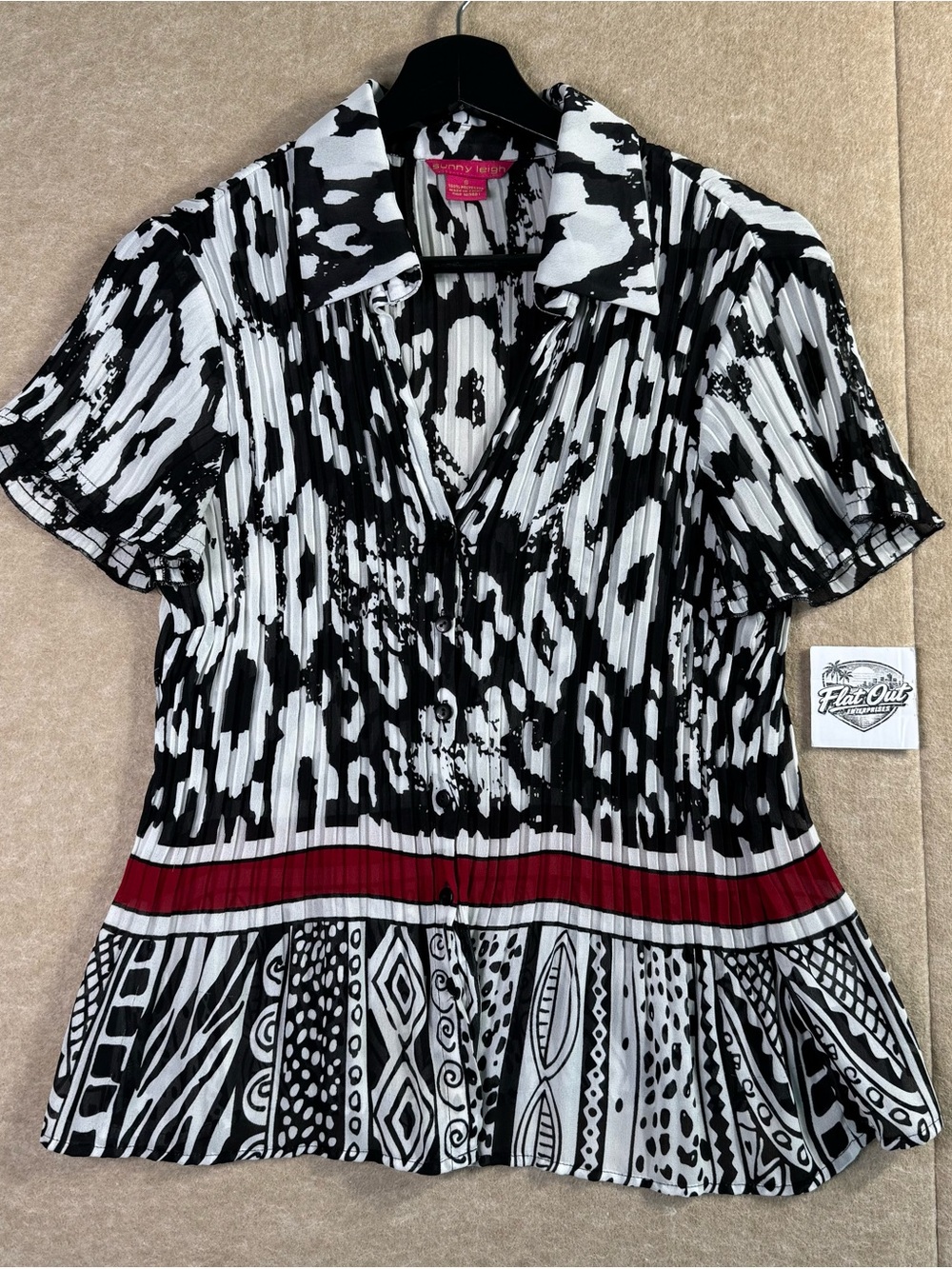 Sunny Leigh Black White Red Abstract Print Pleated Button Front Blouse Small